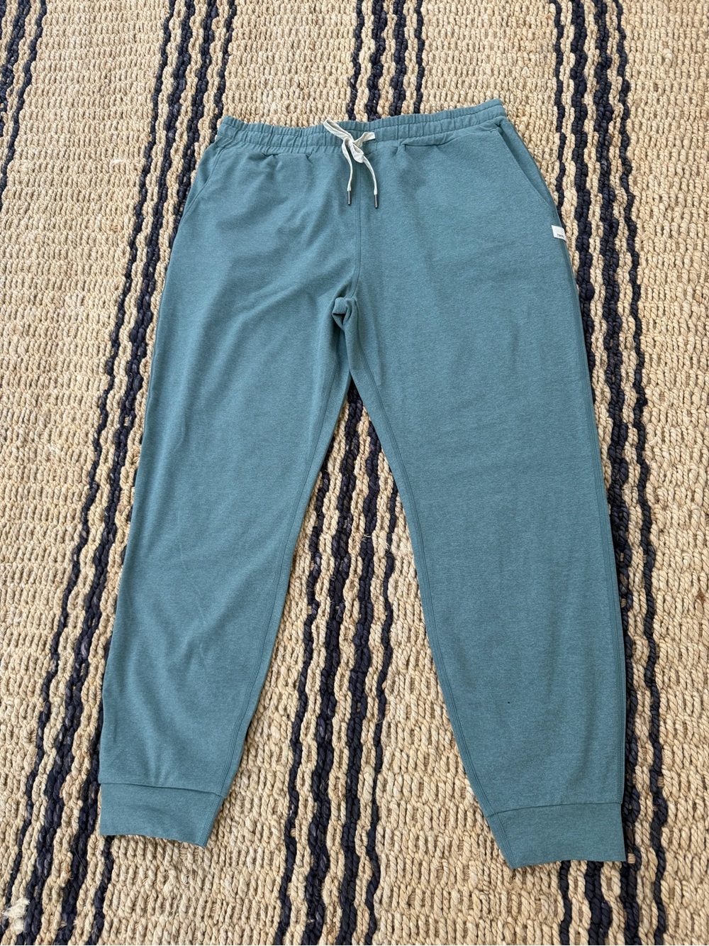 Vuori Women’s Teal Cotton Joggers.